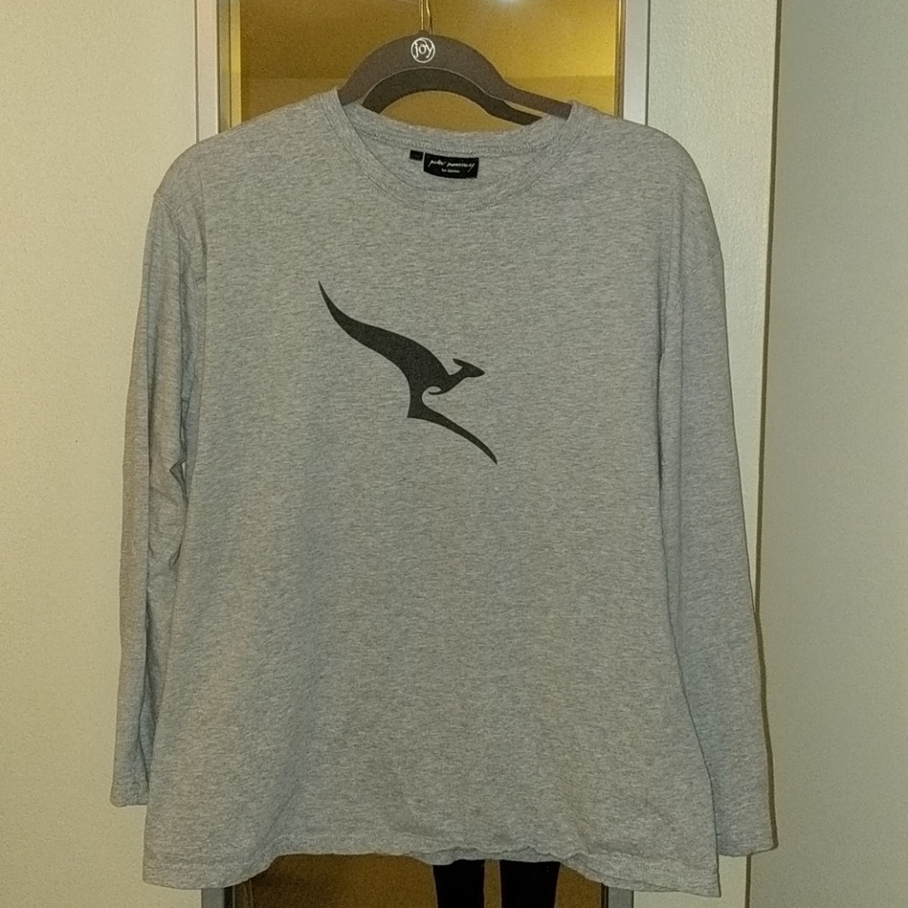 Long sleeved t-shirt